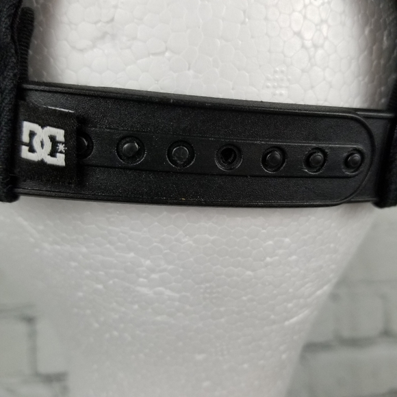 DC SHOES | flat brim embroidered snapback cap - Picture 7 of 12